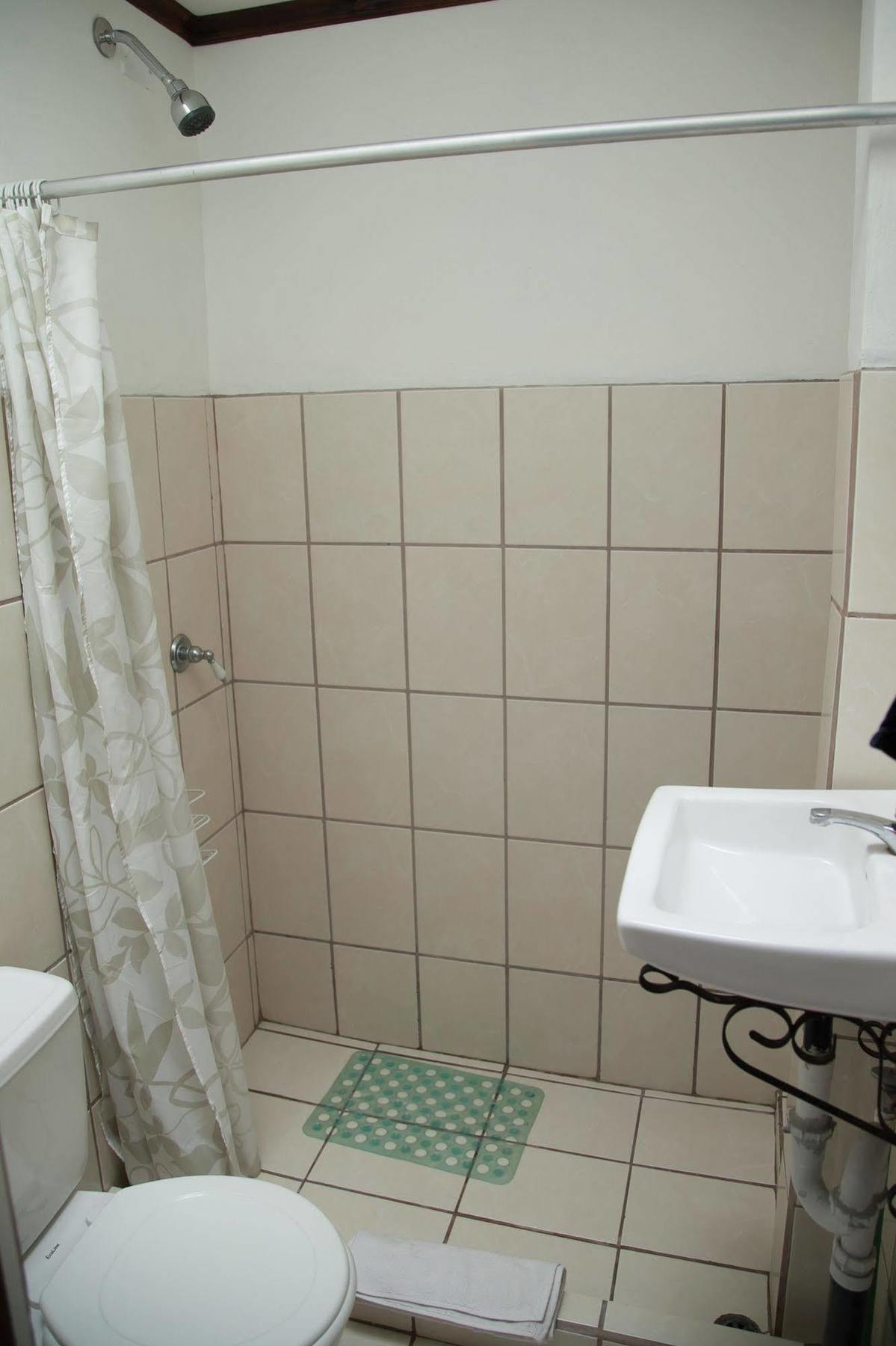 Casa Kibi Kibi Pensión 2*