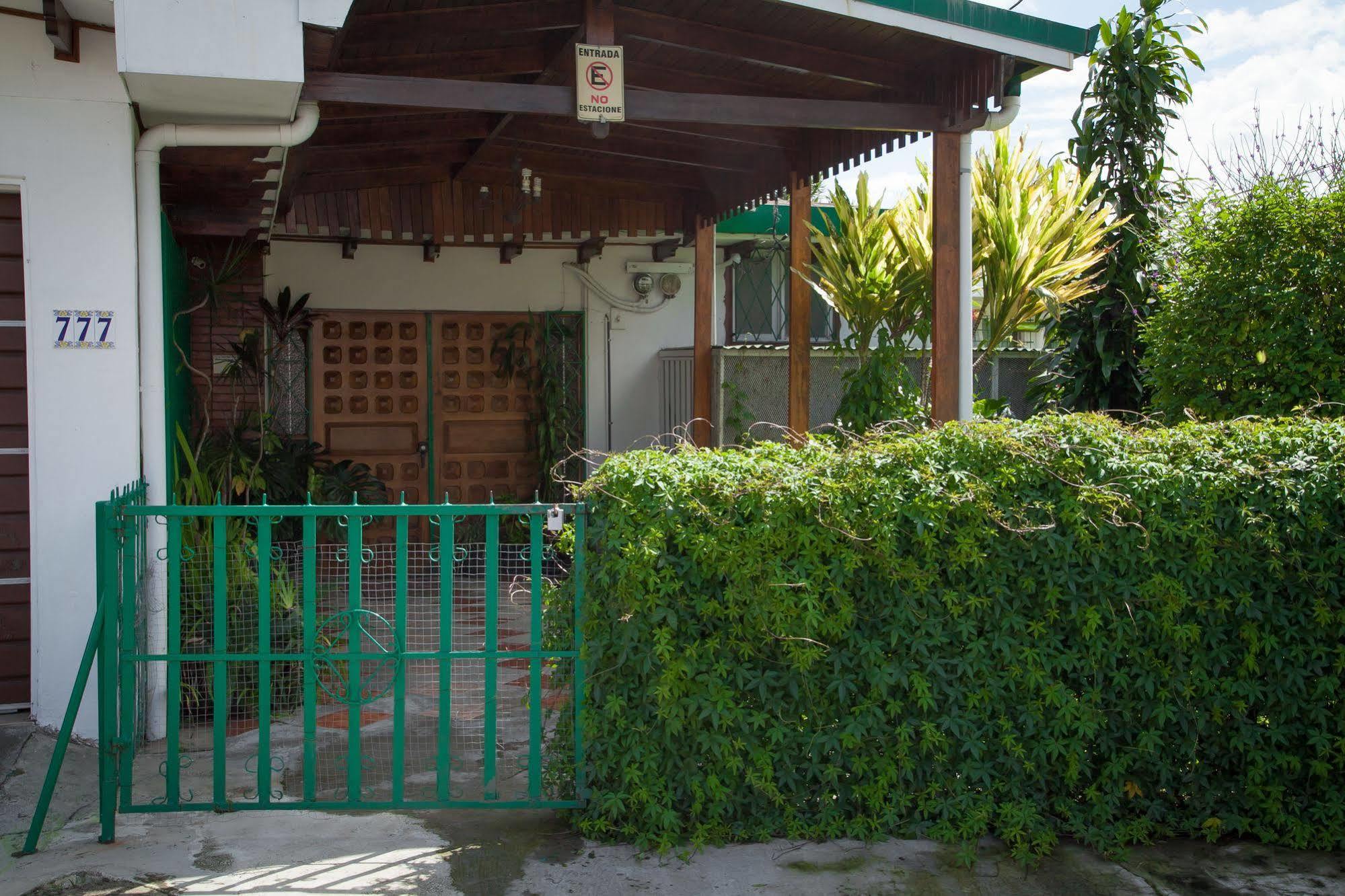 Pensión Casa Kibi Kibi San José